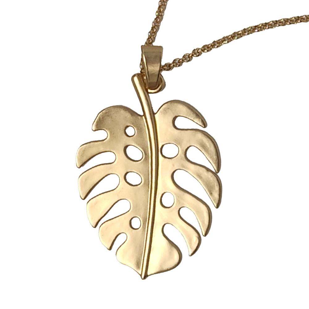 Fleur De Lisa Pendant Necklace