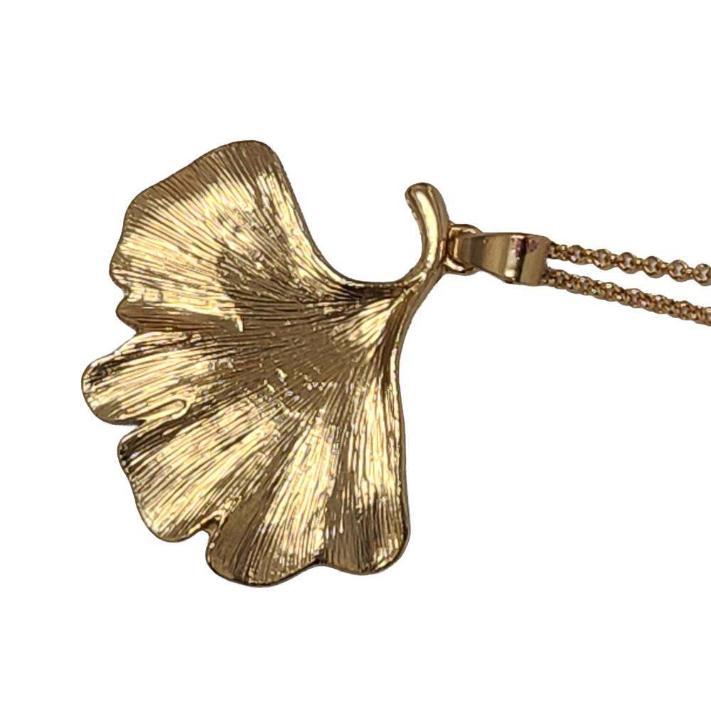 Fleur De Lisa Pendant Necklace